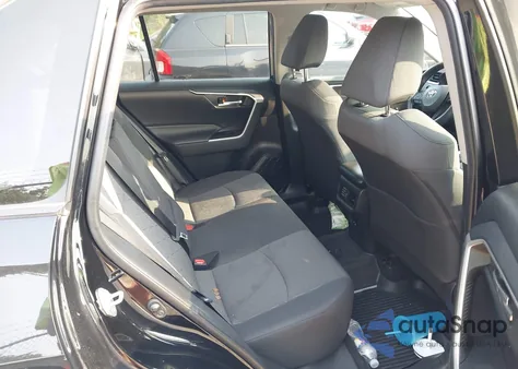 2021 Toyota Rav4 Xle z USA, uszkodzony, nr VIN 2T3P1RFV8MW157358